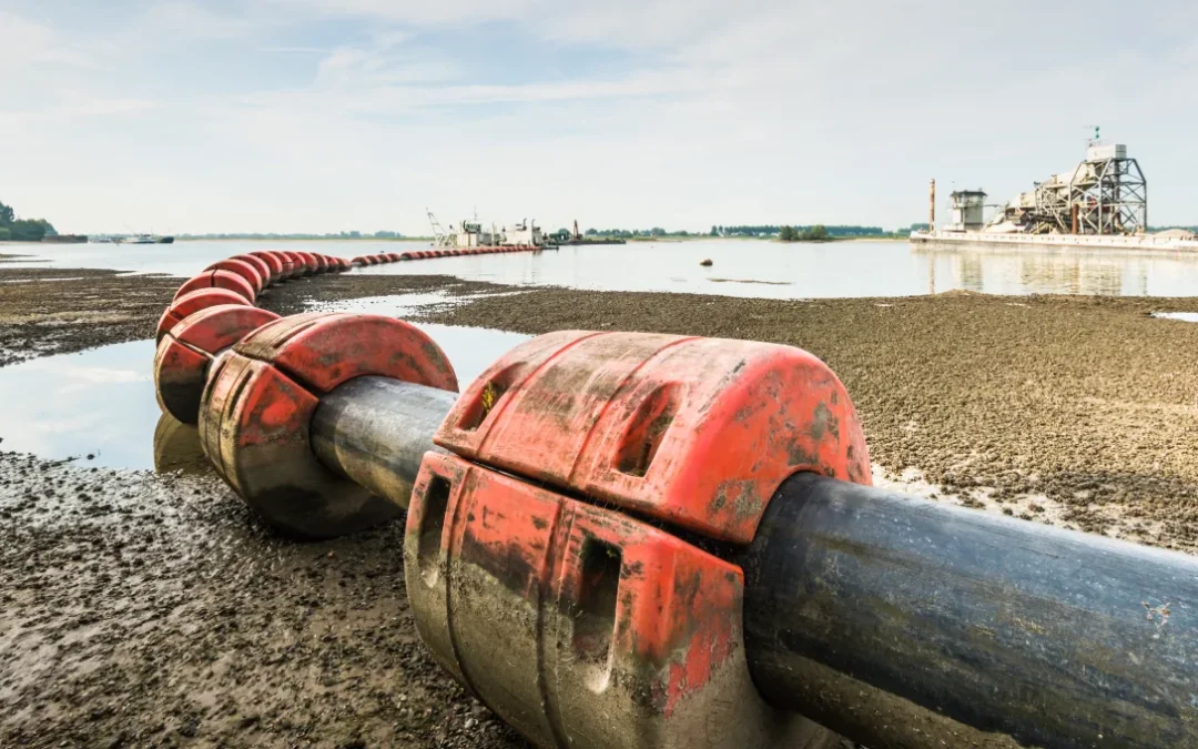 How Floating Hoses Enhance Efficiency in Dredging and Marine Fluid Transfer Operations